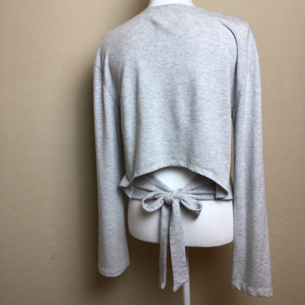 Long sleeve Tie back Gray Cropped Long Sleeve